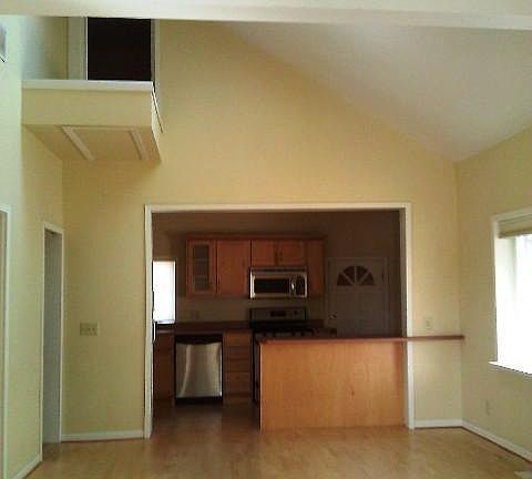 2nd image of 415 B Ave W