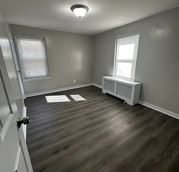 1094 S Common Rd — Photo 4