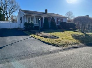35 Birchwood Dr, New Bedford, MA 02745