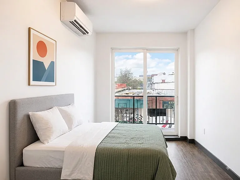 340 Irving Ave #4 — Photo 5