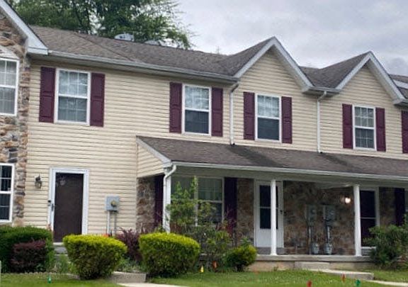 2nd image of 10 Normans Ford Dr