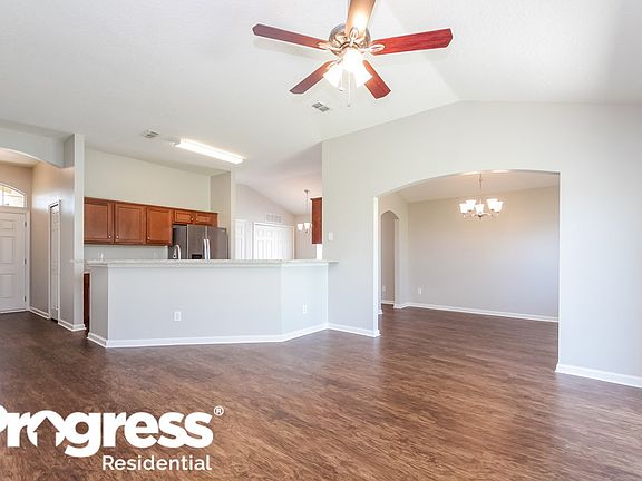 3rd image of 2798 Cross Creek Dr