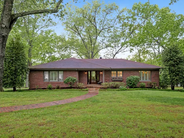 209 Lakewood Dr, Tullahoma, TN 37388