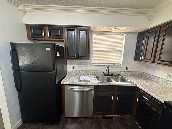 4th image of 2409 Texas Ave #D