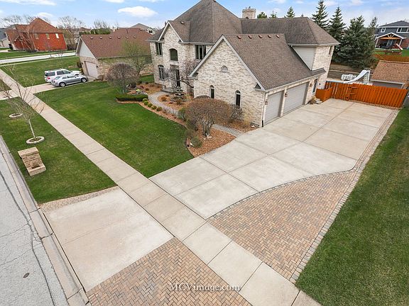 2nd image of 7325 W 194th St