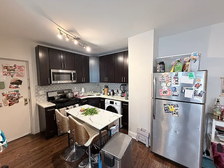 654 Saint Marks Ave #1B — Photo 3