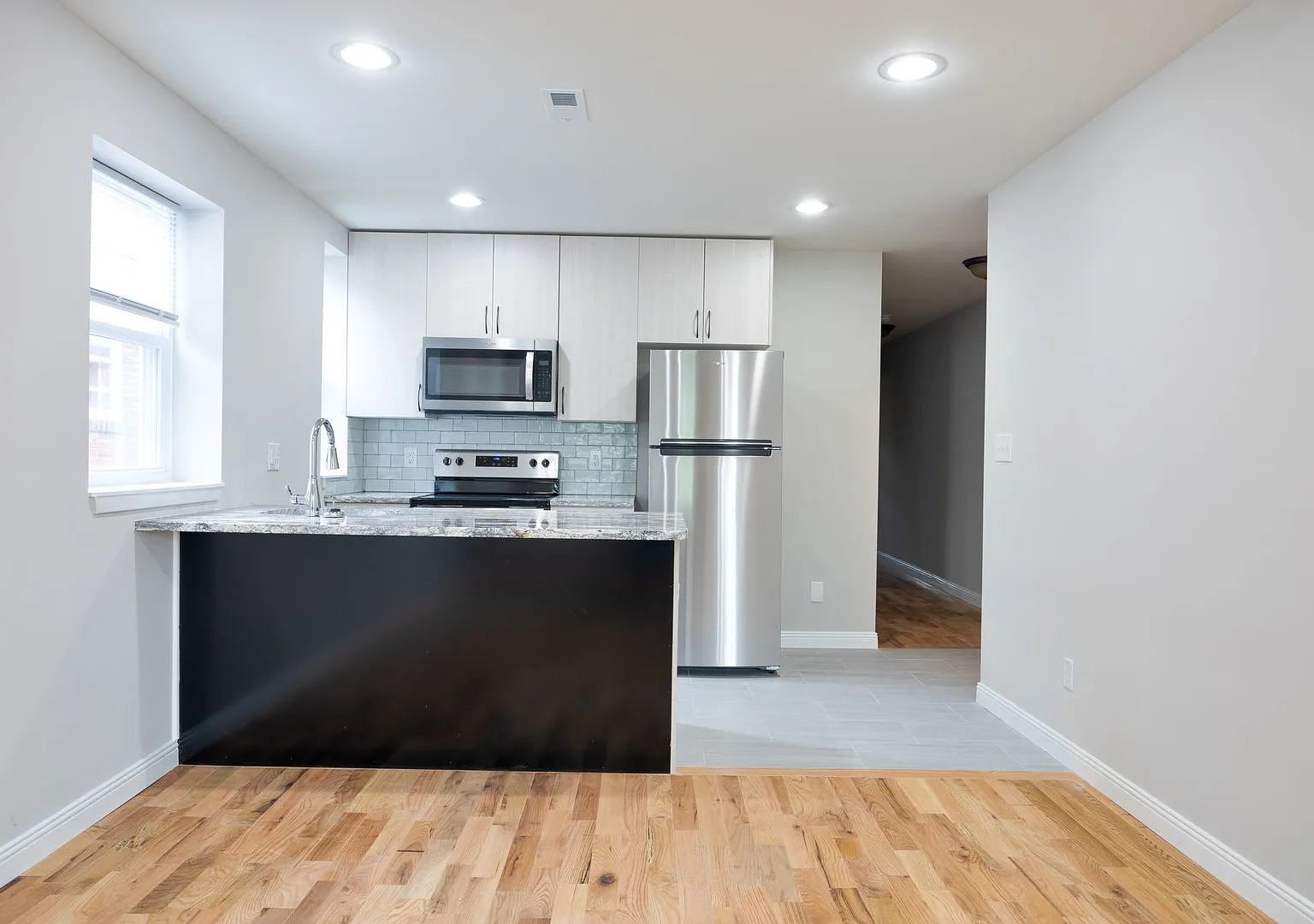 5544 N Lawrence St — Photo 2