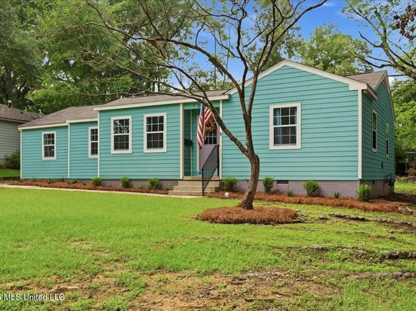 1013 Meadow Heights Dr, Jackson, MS 39206