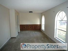 3rd image of 10815 Pinehill St
