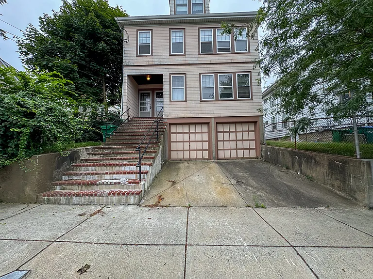 85 Bow St #85 — Photo 20