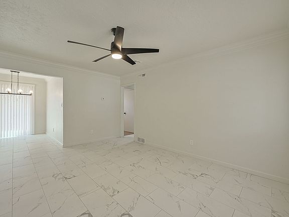5th image of 3912 Parkwoods Ln