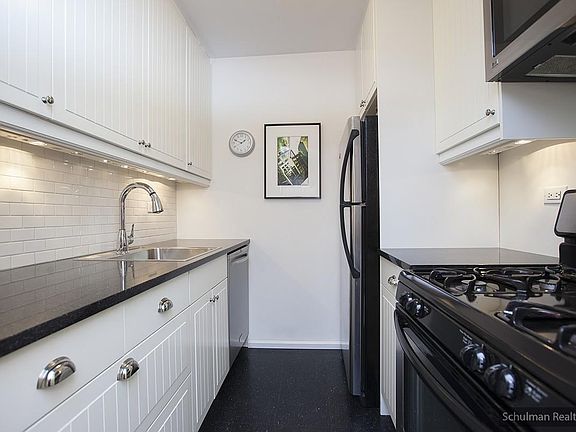 4th image of 420 W 23rd St APT 5B