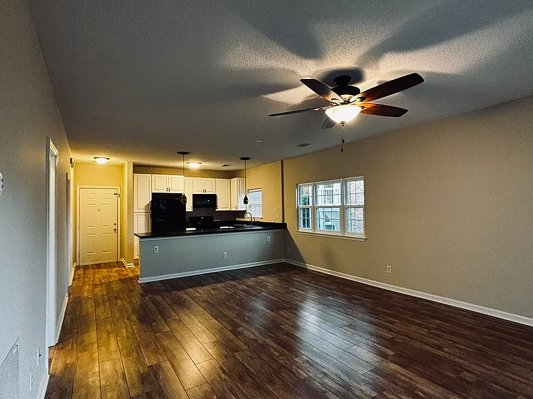 3923 Gladiola Ct #201 — Photo 40