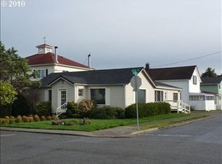 208 Nopal St, Florence, OR 97439