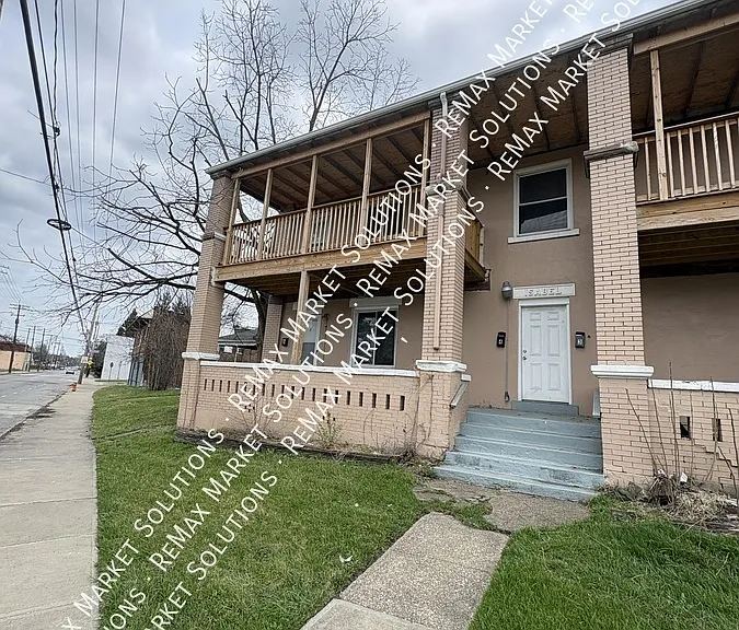 4429 Warner Rd #3 — Photo 2