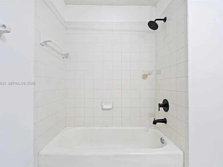 1261 SE 27th St #201 — Photo 21