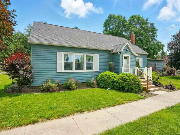 508 4th St, Kalona, IA 52247
