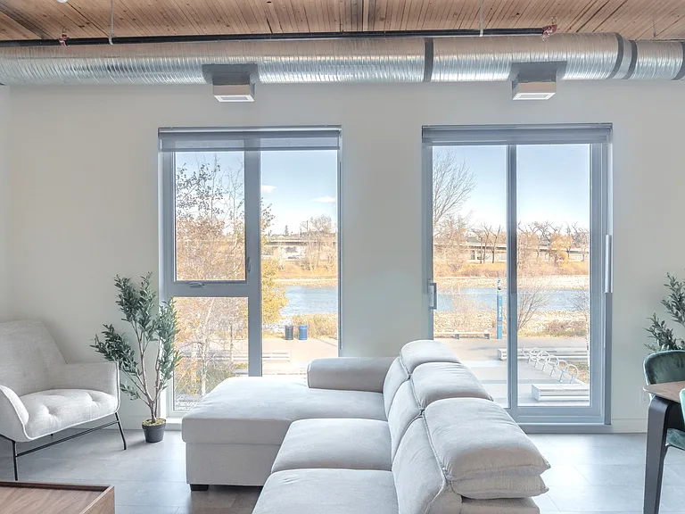 606 Confluence Way SE — Photo 2