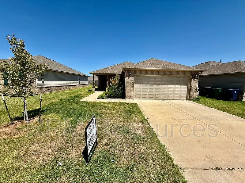 1820 Hayes Ln