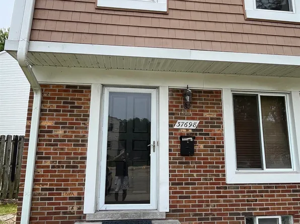 37698 Charter Oaks Blvd, Clinton Township, MI 48036