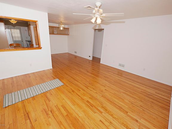 4th image of 545 Sherman Ave