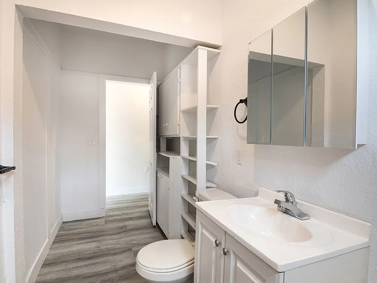 27th Street Studios and One Bedrooms — Photo 48