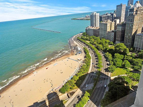 3rd image of 1110 N Lake Shore Dr APT 5N