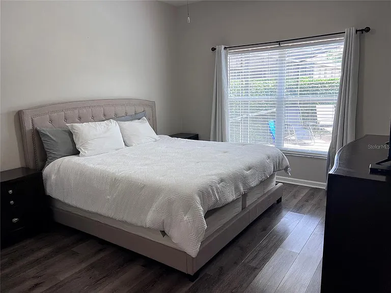 8121 Fan Palm Way — Photo 27