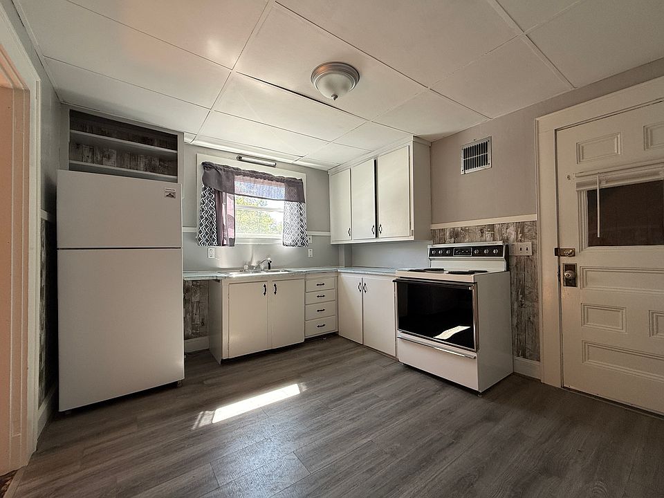 1st image of 437 Willard St #1