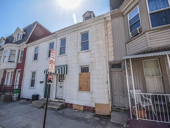 2nd image of 304 S Pershing Ave