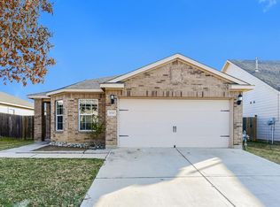10045 Silent Hollow Dr, Fort Worth, TX 76140