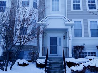 580 Station Park Cir, Grayslake, IL 60030