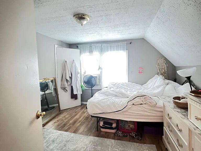 13 Phillips St — Photo 36
