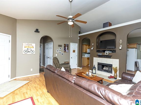 5th image of 4765 Longmeadow Dr