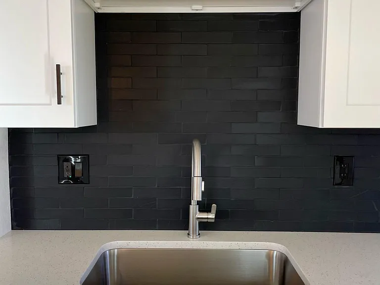 722 E Florida Ave — Photo 14