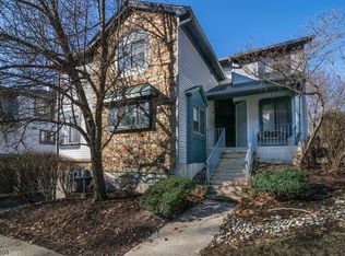 19 Overlook Dr, Hackettstown, NJ 07840