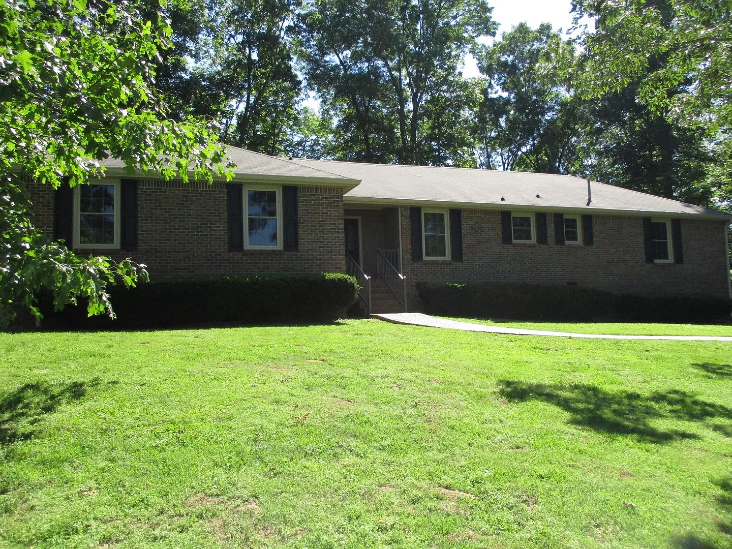 3 Bedroom 2 Bath Home For Rent Across From The Golf Club! — Photo 1