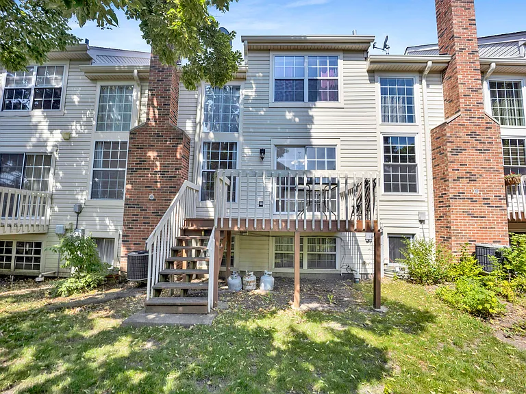 2164 Seaver Ln — Photo 34