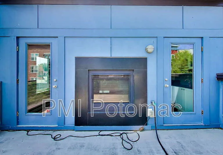 5600 45th Ave — Photo 35