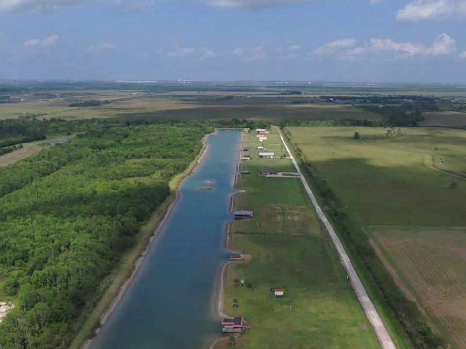 1st image of 11 Crystal Ski Lake Dr