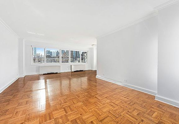 3rd image of 215 E 68th St APT 21F