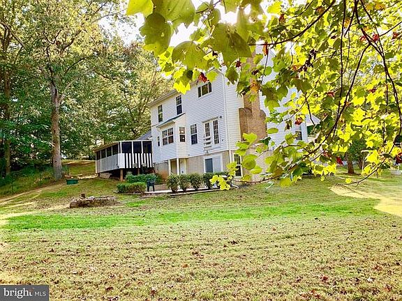 5th image of 2 Clover Hill Dr