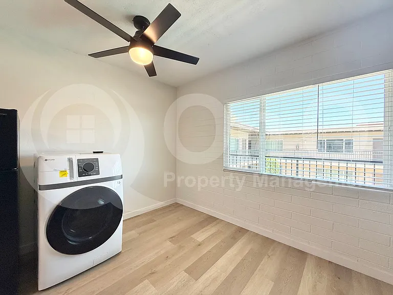 25 E Eva St #14 — Photo 8