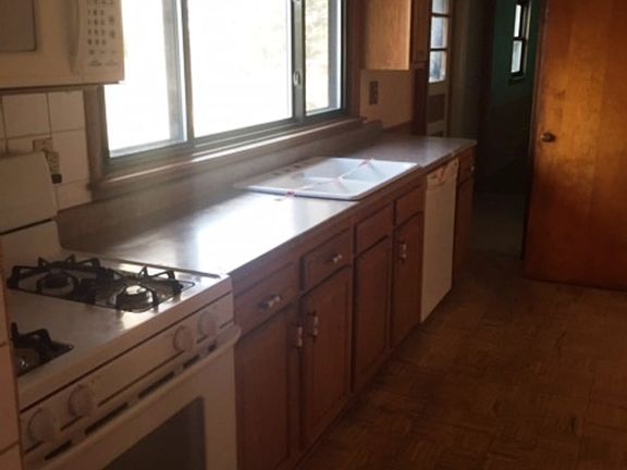 5th image of 8124 W 91st Pl