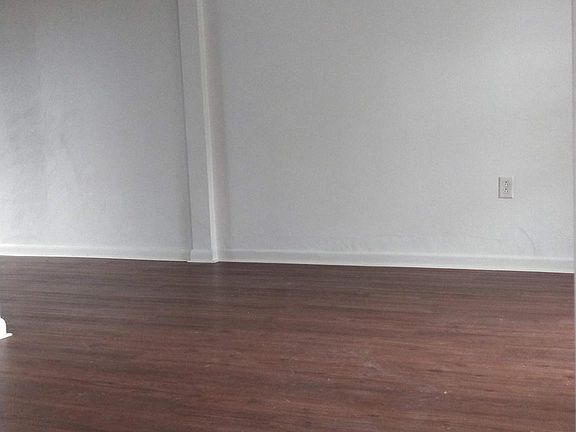 2nd image of 141 Spruce Ct APT 2