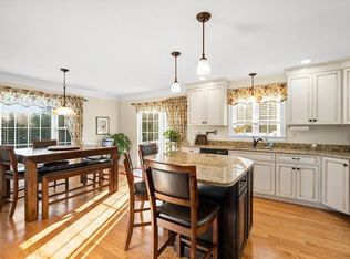 64 West St, Douglas, MA 01516