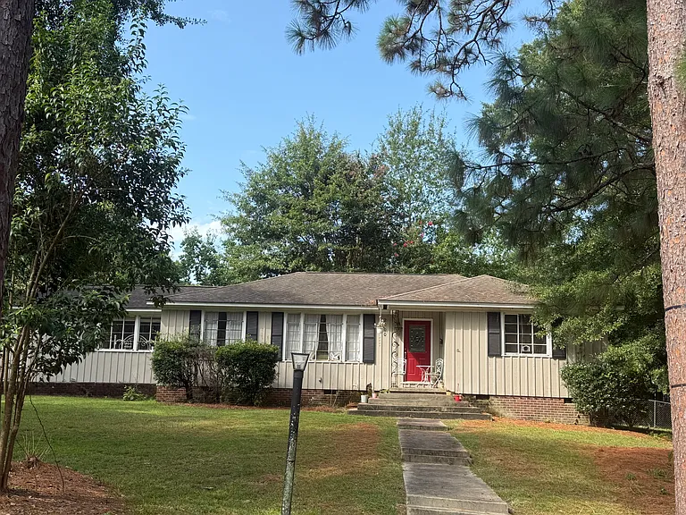 2000 Evergreen Ln — Photo 4