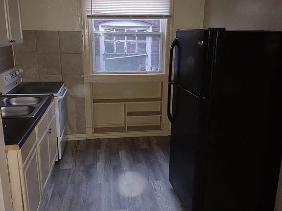 3rd image of 5458 Shreve Ave #2