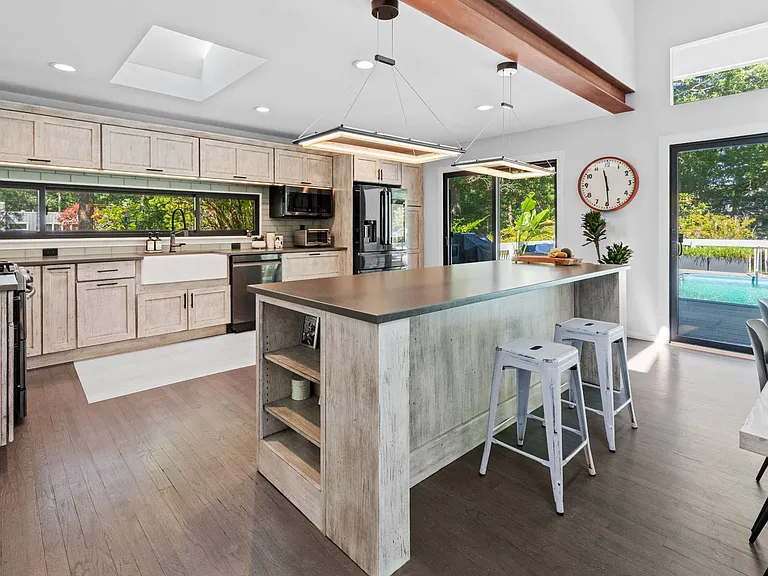 2 Skyes Neck Ct — Photo 9