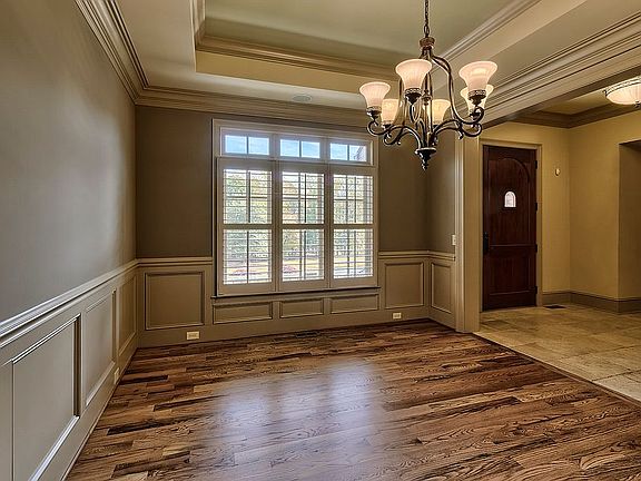 5th image of 608 Lancashire Ct
